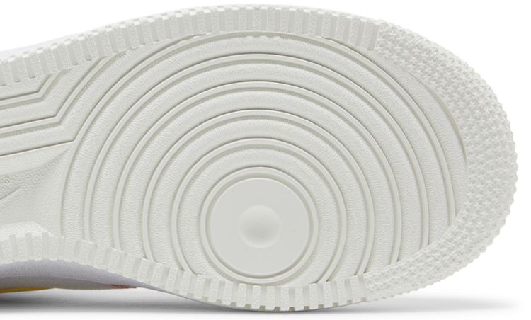 Nike Wmns Air Force 1 07 Mid Feel Love