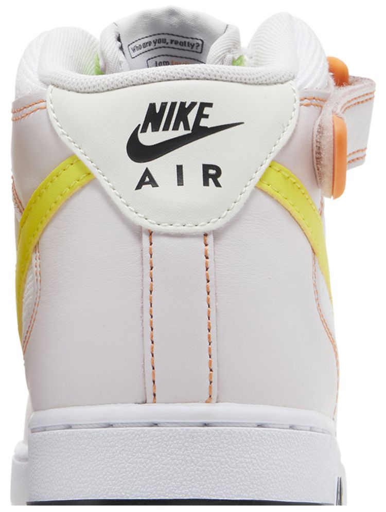 Nike Wmns Air Force 1 07 Mid Feel Love