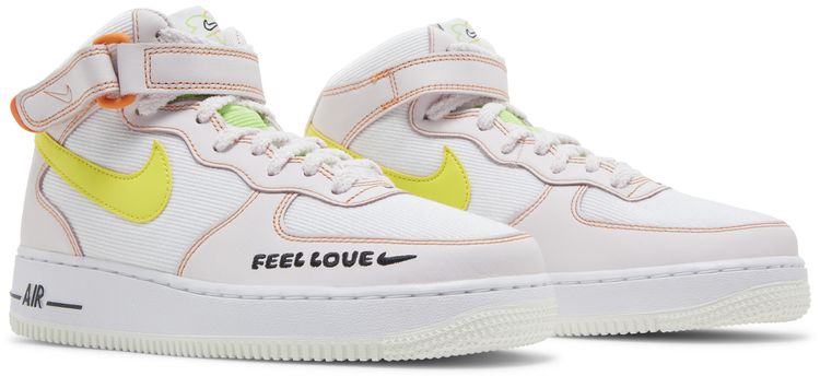 Nike Wmns Air Force 1 07 Mid Feel Love