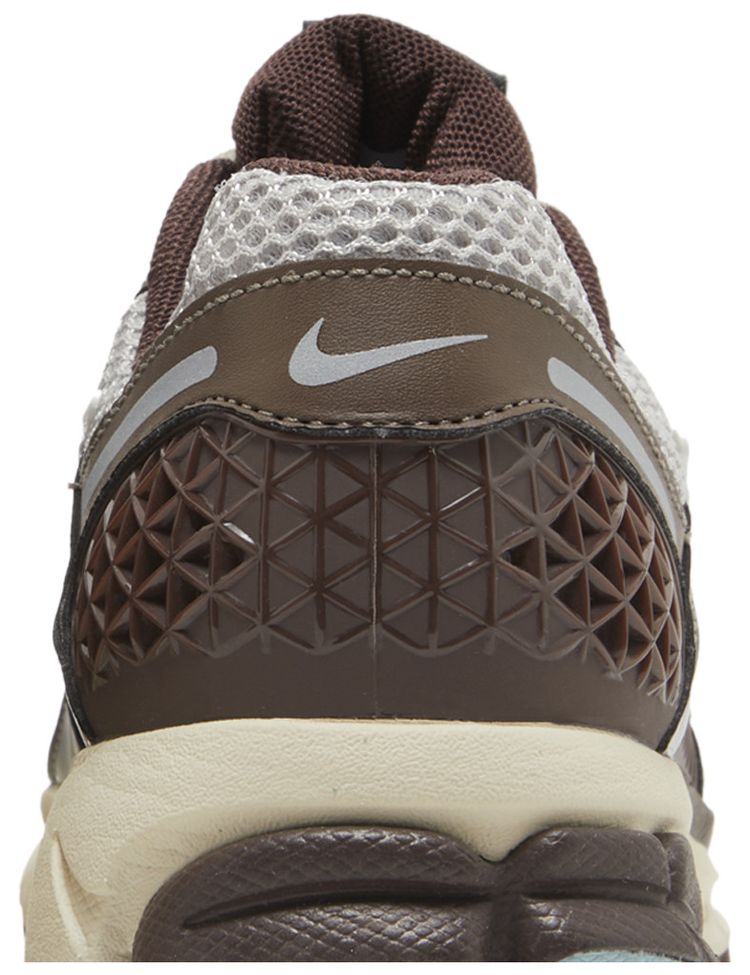 Nike Wmns Zoom Vomero 5 Earth Fossil