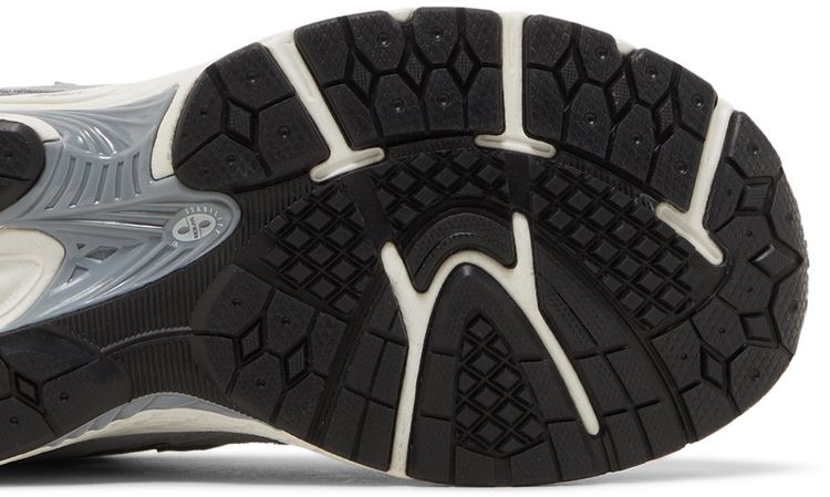 New Balance 2002R Big Kid Steel Lead