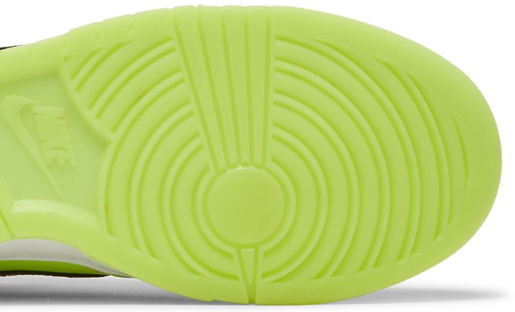 Dunk Low SE Volt