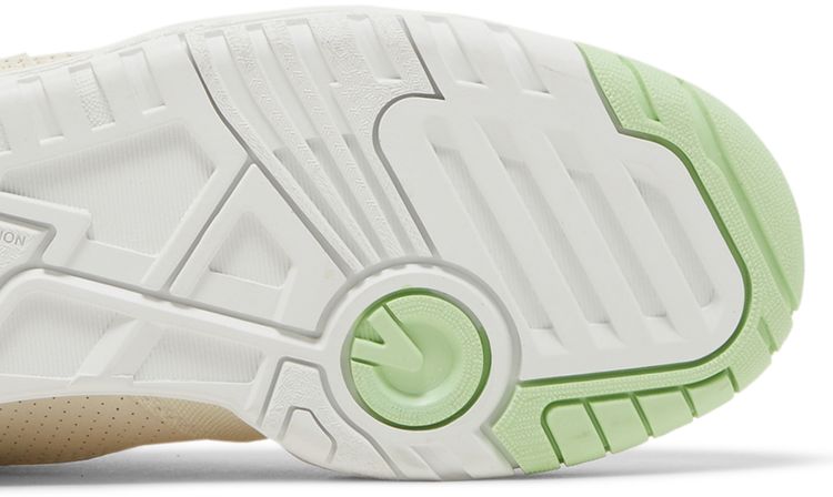 New Balance Wmns 550 Turtledove Green Aura