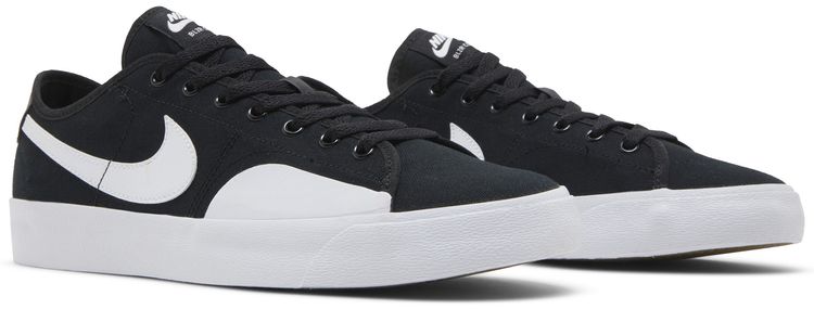 Nike Blazer Court SB Black White