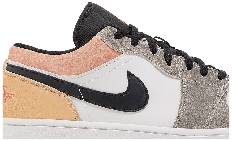 Air Jordan 1 Low SE Flight Club