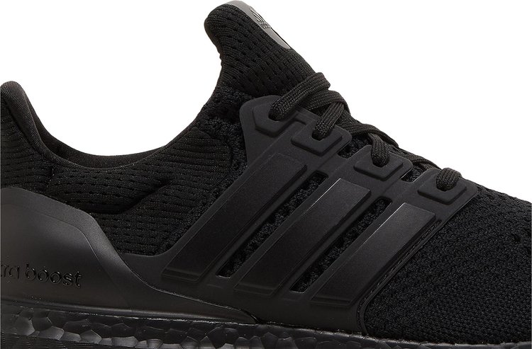 UltraBoost 10 DNA Triple Black