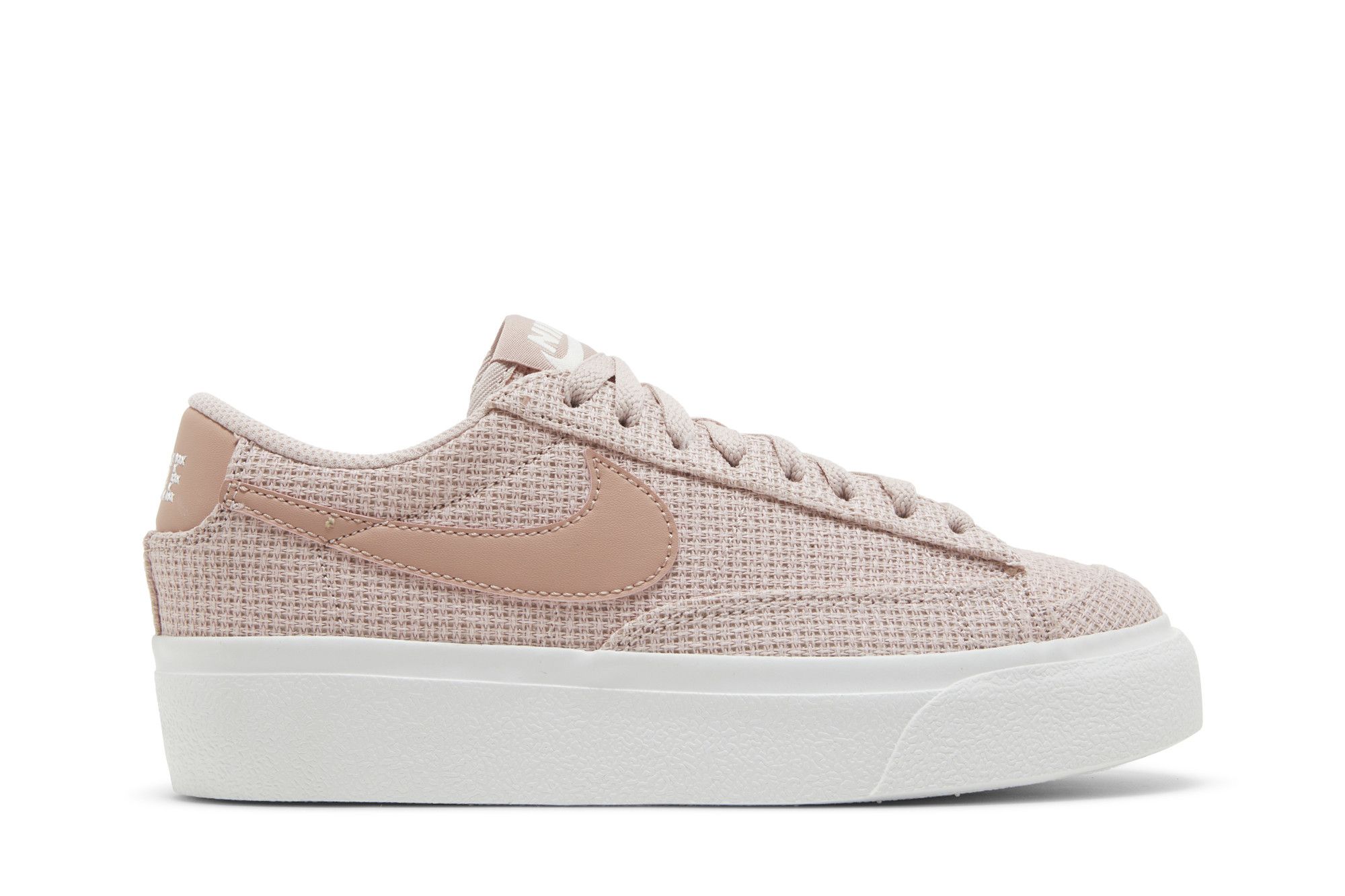 Nike blazer low essential store