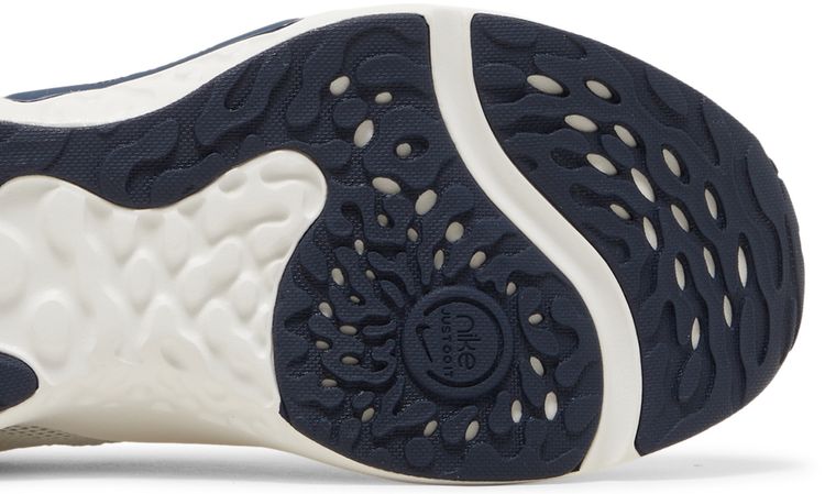 Nike Renew Retaliation TR 3 Summit White Obsidian