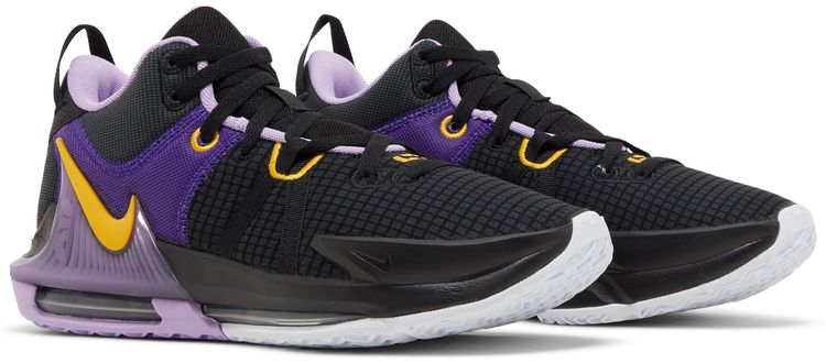 LeBron Witness 7 Lakers