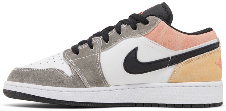 Air Jordan 1 Low SE GS Flight Club