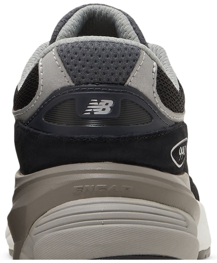 New Balance 990v6 Big Kid Black Silver