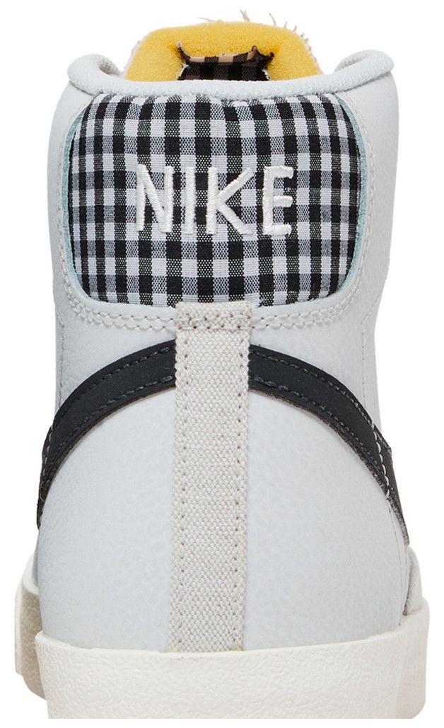 Nike Blazer Mid 77 Vintage Designed Fresh