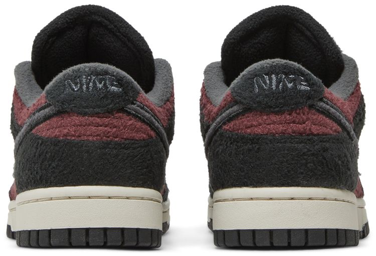 Nike Wmns Dunk Low SE Fleece   Burgundy Crush