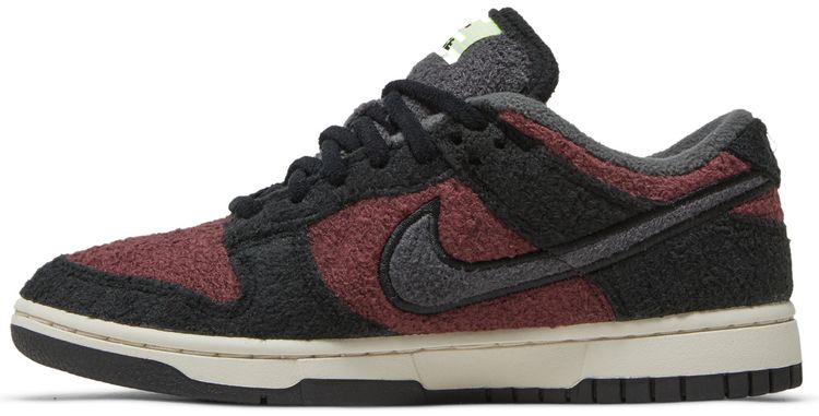 Nike Wmns Dunk Low SE Fleece   Burgundy Crush