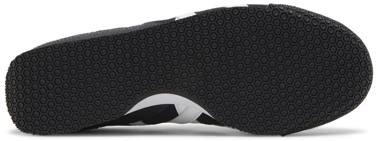 Asics Ultimate 81 Black White