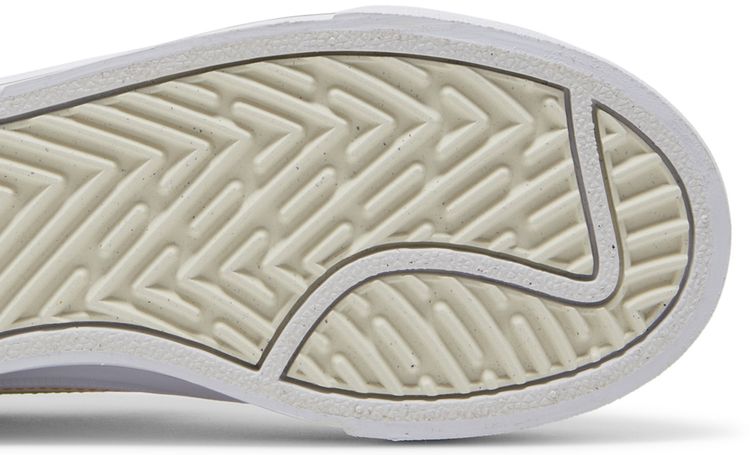 Nike Wmns Court Legacy Lift Feel Love