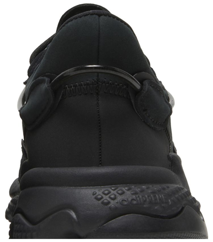 Wmns Ozweego Triple Black