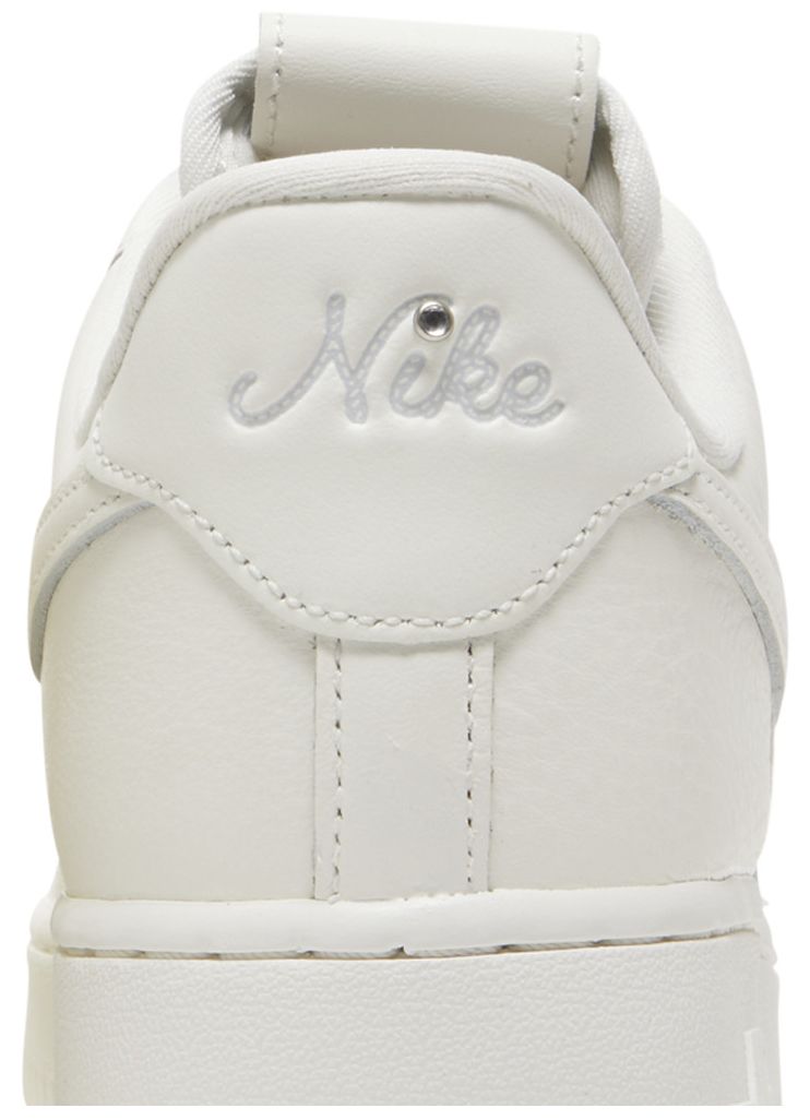 Nike Wmns Air Force 1 07 LV8 Needlework