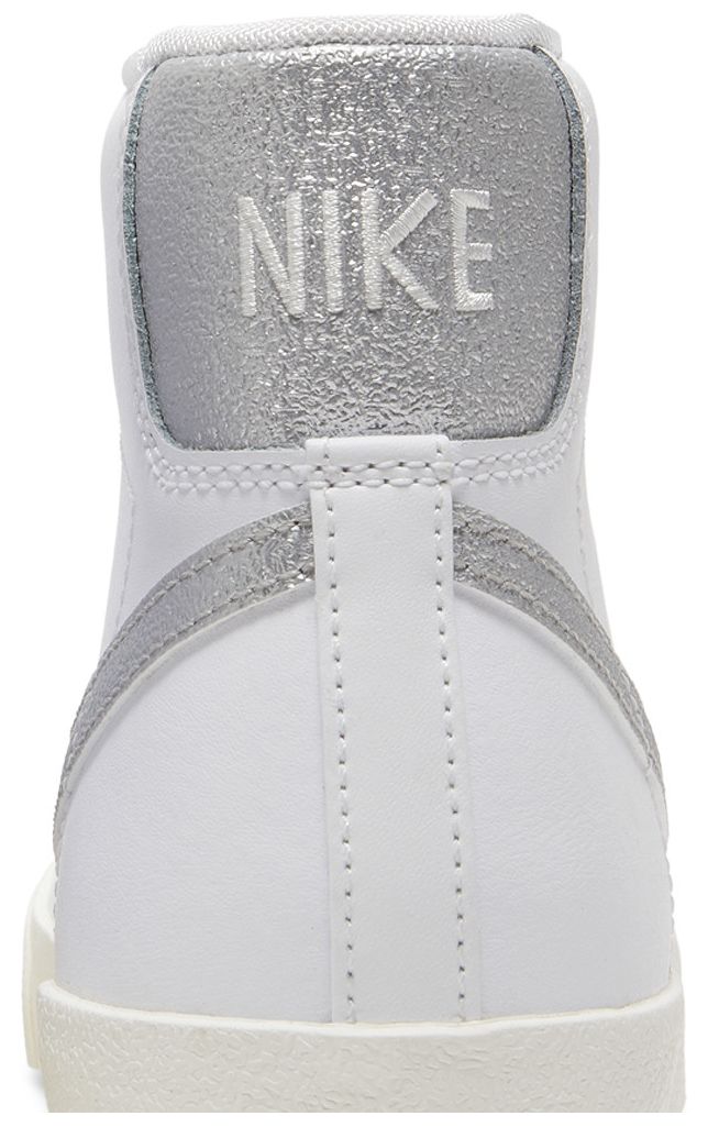 Nike Wmns Blazer Mid 77 Essential White Metallic Silver