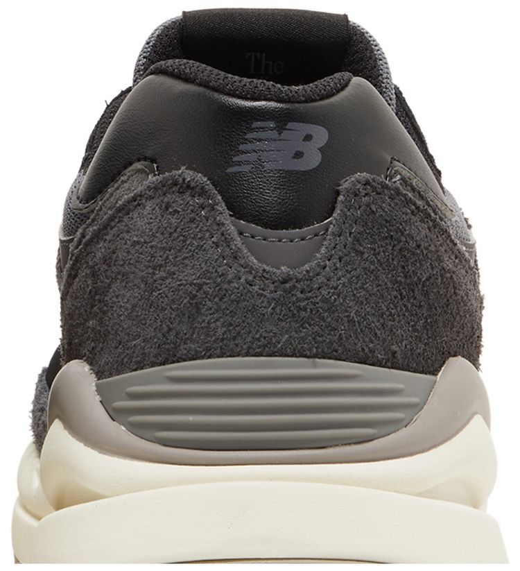 New Balance 5740 Black Magnet