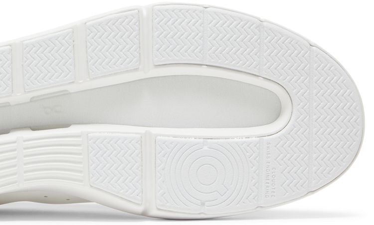 The Roger Advantage All White