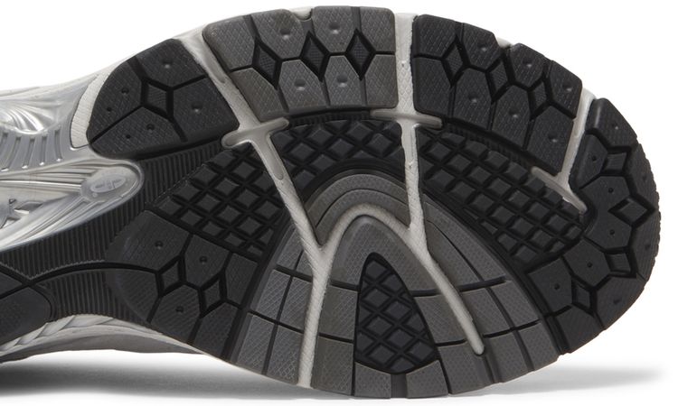 New Balance 2002R Grey