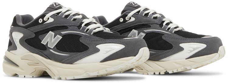 New Balance 725 Magnet Black