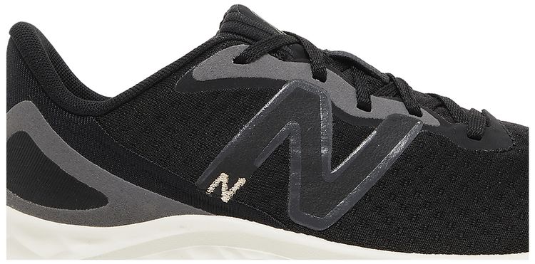 New Balance Wmns Fresh Foam Arishi v4 Black Gold Gum