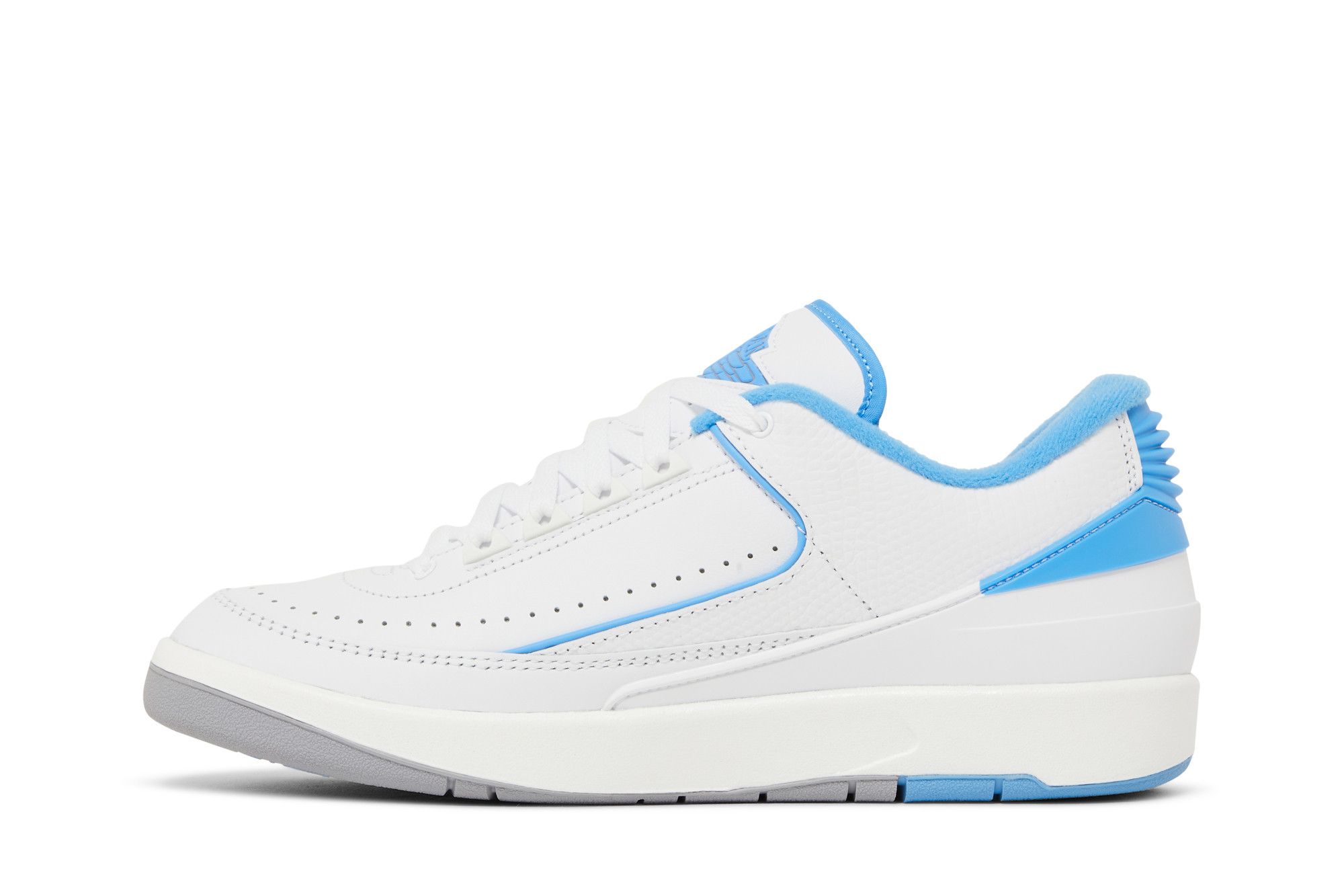 Size 10.5 Air Jordan 2 Retro Low 'UNC'