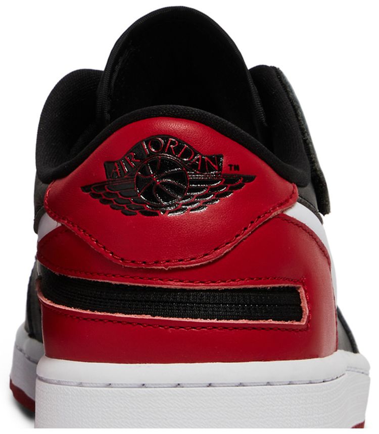 Air Jordan 1 Low FlyEase Alternate Bred Toe