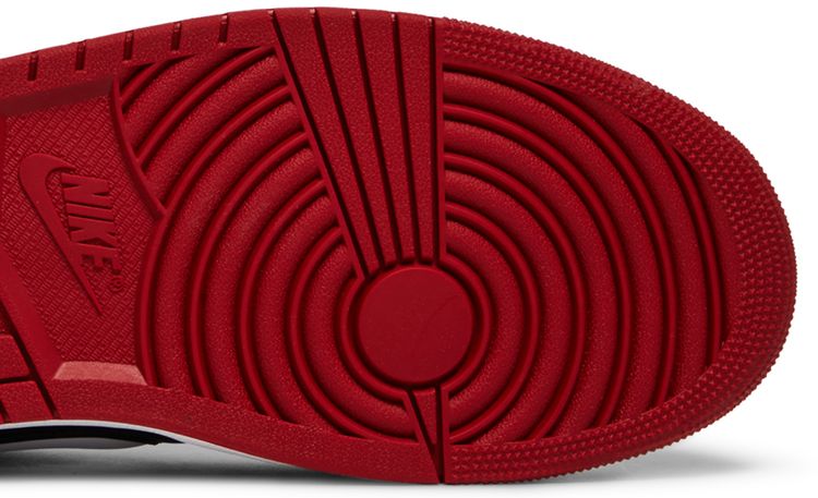 Air Jordan 1 Low FlyEase Alternate Bred Toe