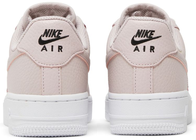 Nike Wmns Air Force 1 07 Essential Platinum Violet