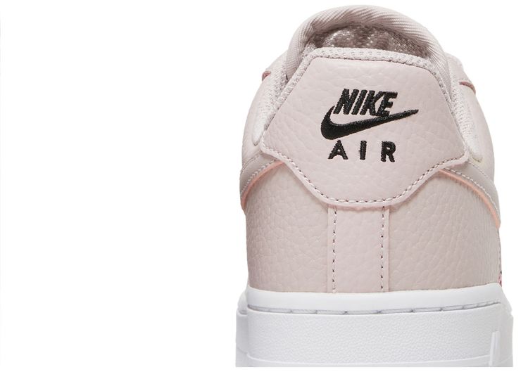 Nike Wmns Air Force 1 07 Essential Platinum Violet