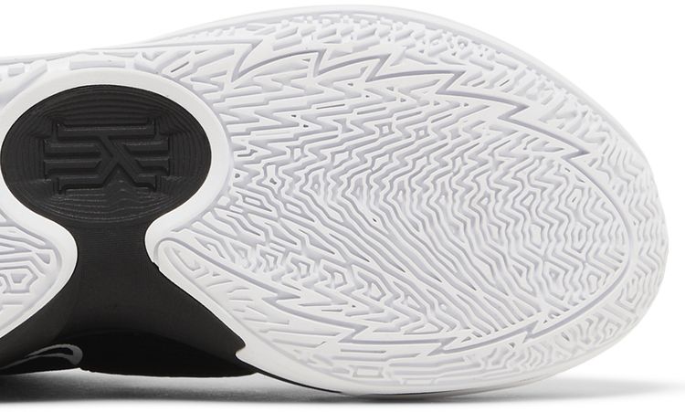 Nike Kyrie Low 5 TB Black White