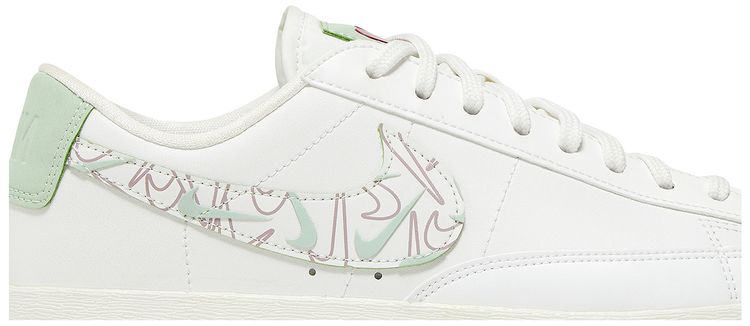 Nike Wmns Blazer Low SE Valentines Day