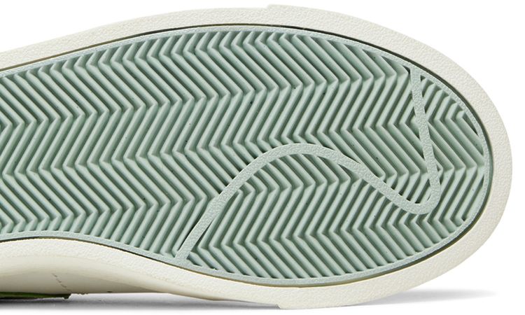 Nike Wmns Blazer Low SE Valentines Day