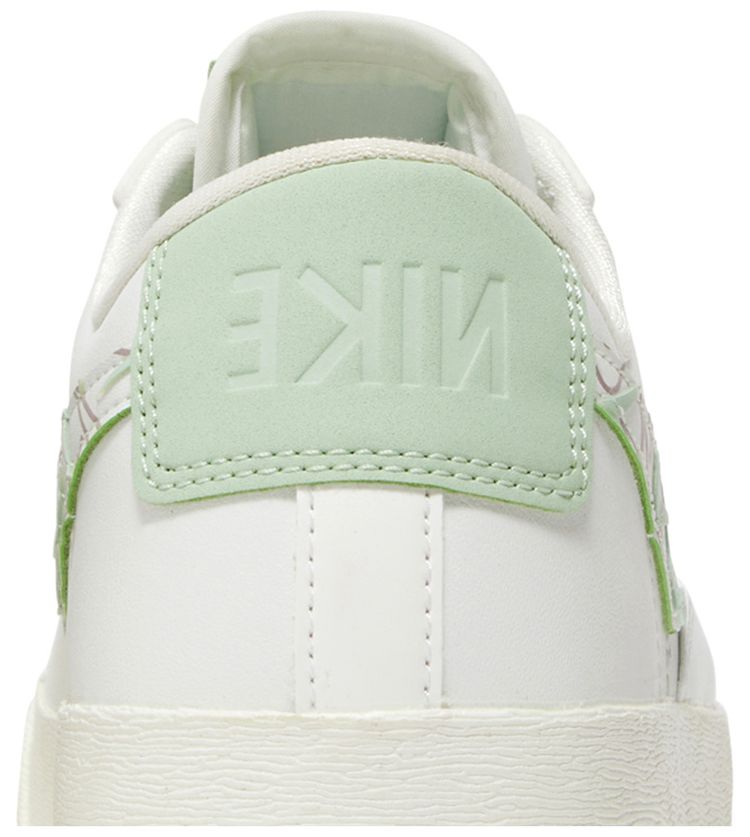 Nike Wmns Blazer Low SE Valentines Day