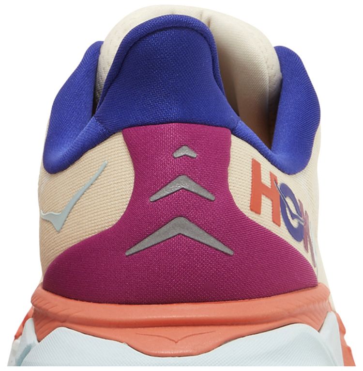 HOKA Arahi 6 Short Bread Fiesta