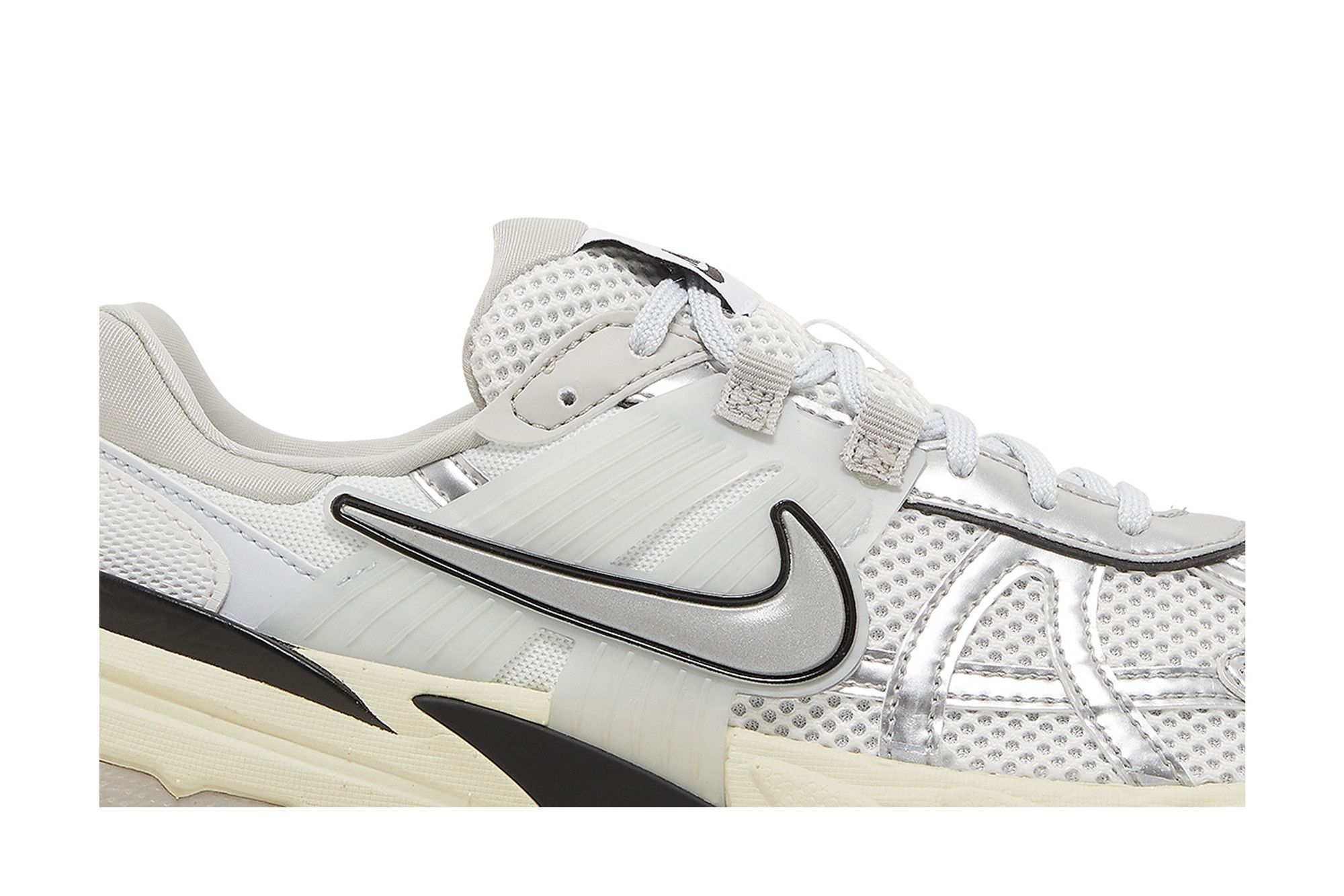 NIKE ☆ V2K Run WOMEN’S ‘Summit White’ Womens Nike V2K Run 'Summit White'