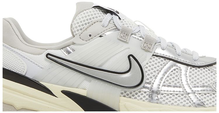 Nike Wmns V2K Run Summit White