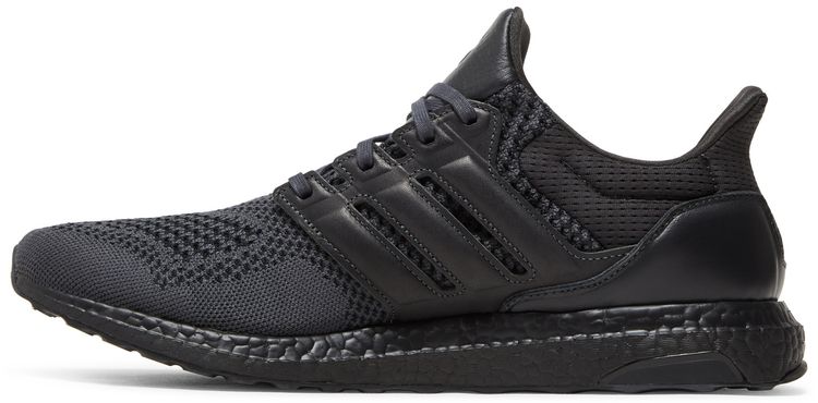 UltraBoost 10 DNA Carbon