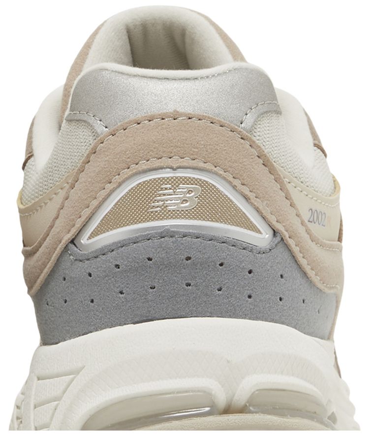 New Balance 2002R Big Kid Wide Timberwolf Mushroom