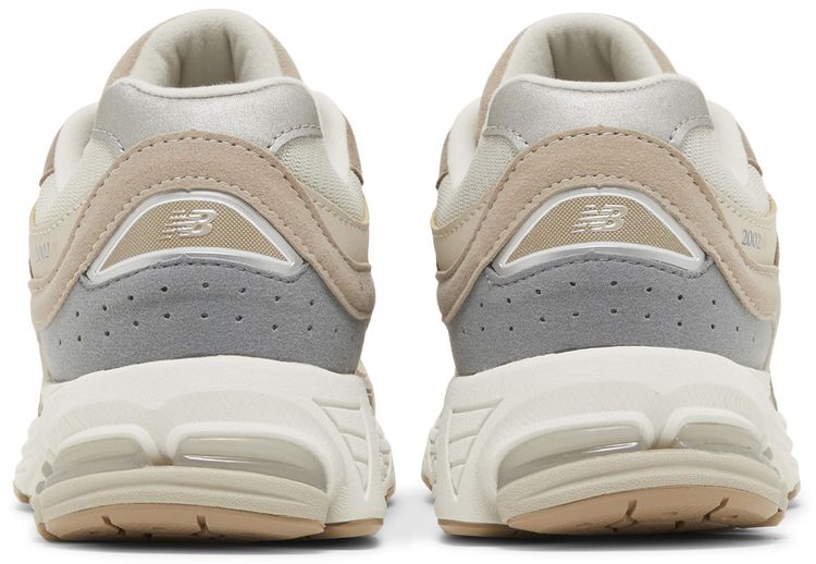 New Balance 2002R Big Kid Wide Timberwolf Mushroom