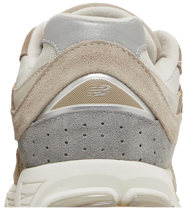 New Balance 2002R Driftwood