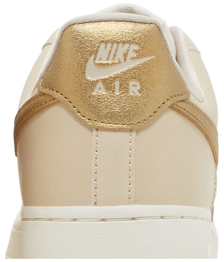 Nike Wmns Air Force 1 07 Essential Sanddrift Gold