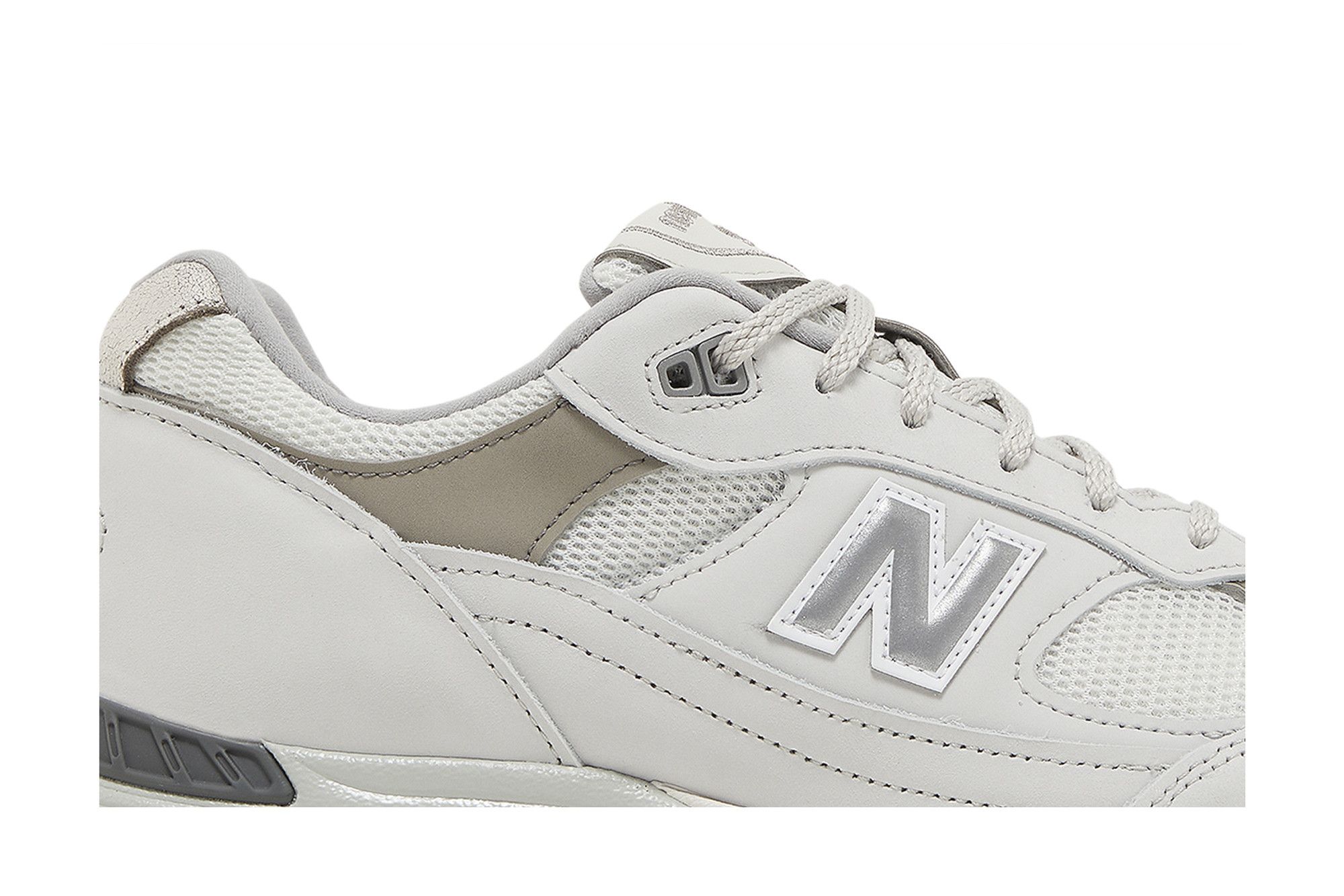 Size 10.5 991 Made in England Star White