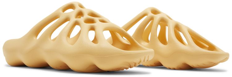 Yeezy 450 Slide Cream