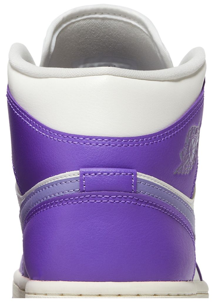 Wmns Air Jordan 1 Mid Action Grape