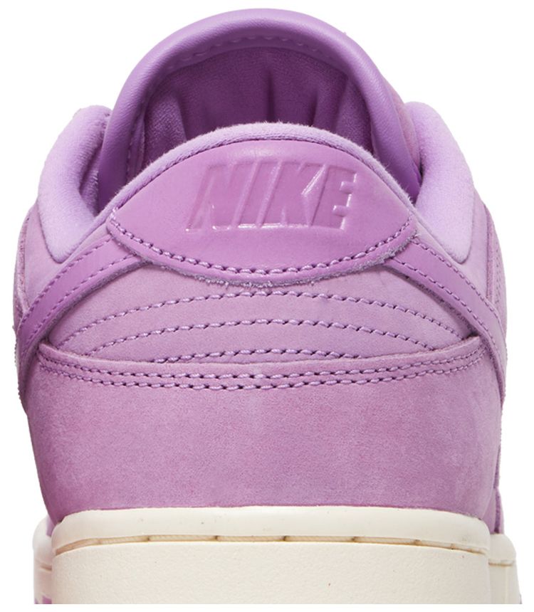 Nike Wmns Dunk Low Premium Rush Fuchsia