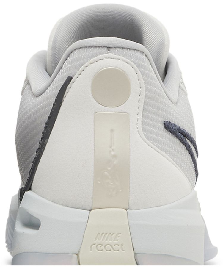 Wmns Sabrina 1 Ionic